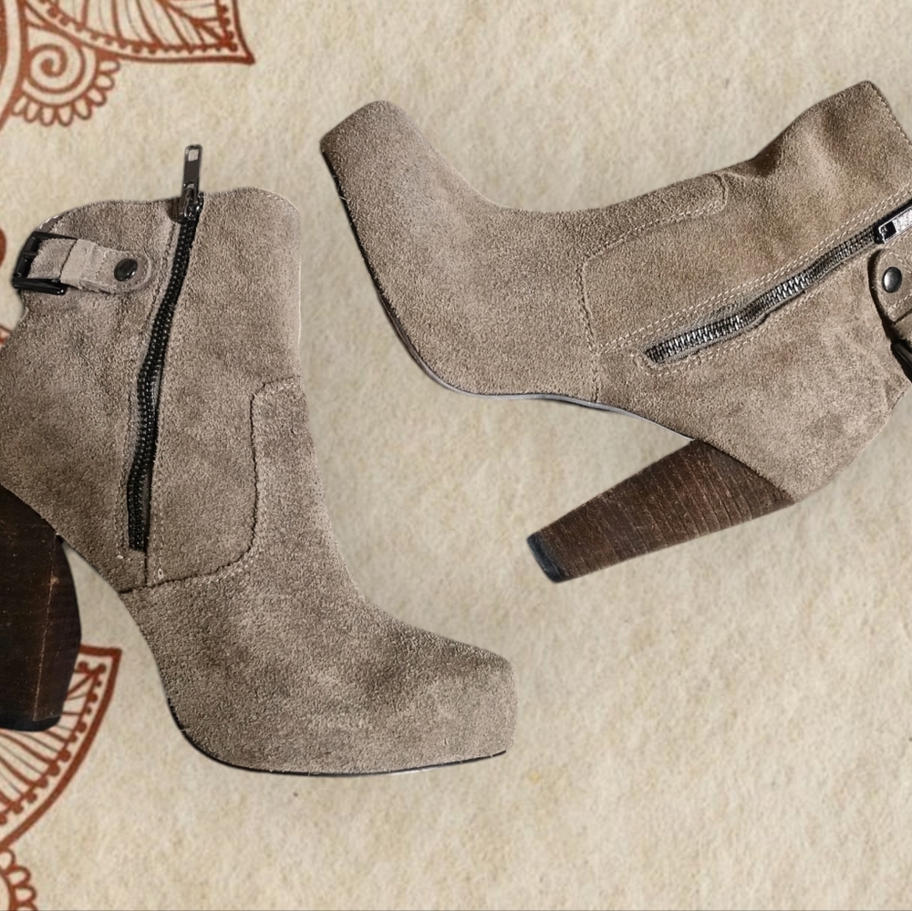 Steve Madden Suede Booties